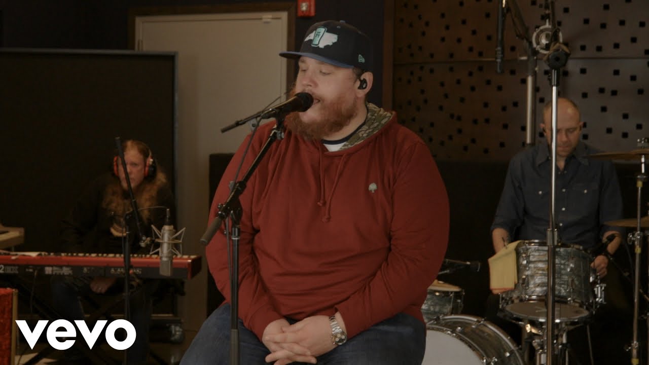 Luke Combs - Front Door Famous